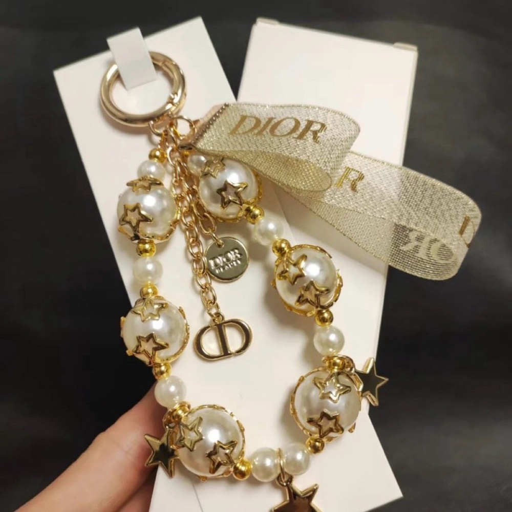 Dior Gold and White Starry Pearl Bracelet - Picture 3 of 6